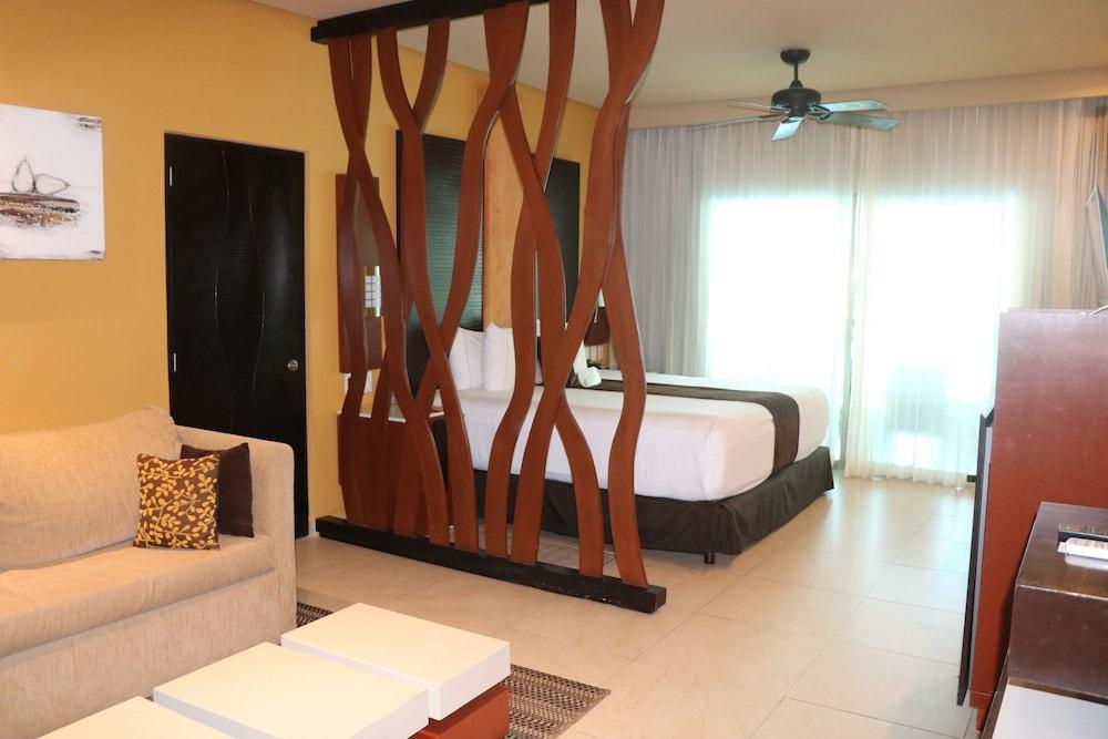 Generations Riviera Maya Family Resort Catamaran, Water Park & More Inclusive ปัวร์โตโมเรลอส ภายนอก รูปภาพ